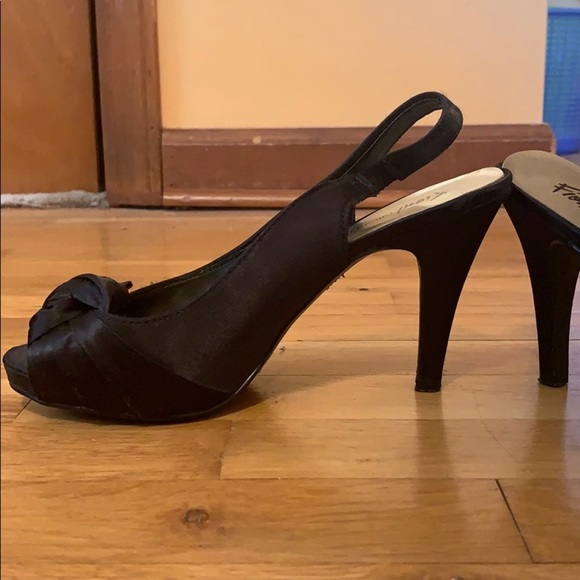 Fioni Night Black Heels - Picture 2 of 3